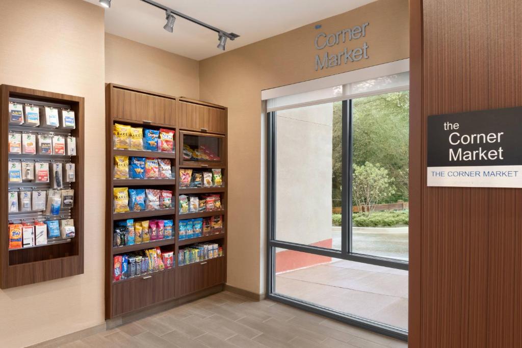 Fairfield Inn & Suites by Marriott Charlottesville Downtown/University Area photo