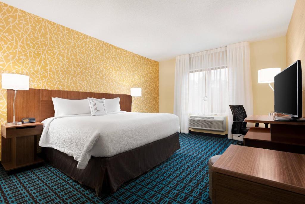 Fairfield Inn & Suites by Marriott Charlottesville Downtown/University Area photo