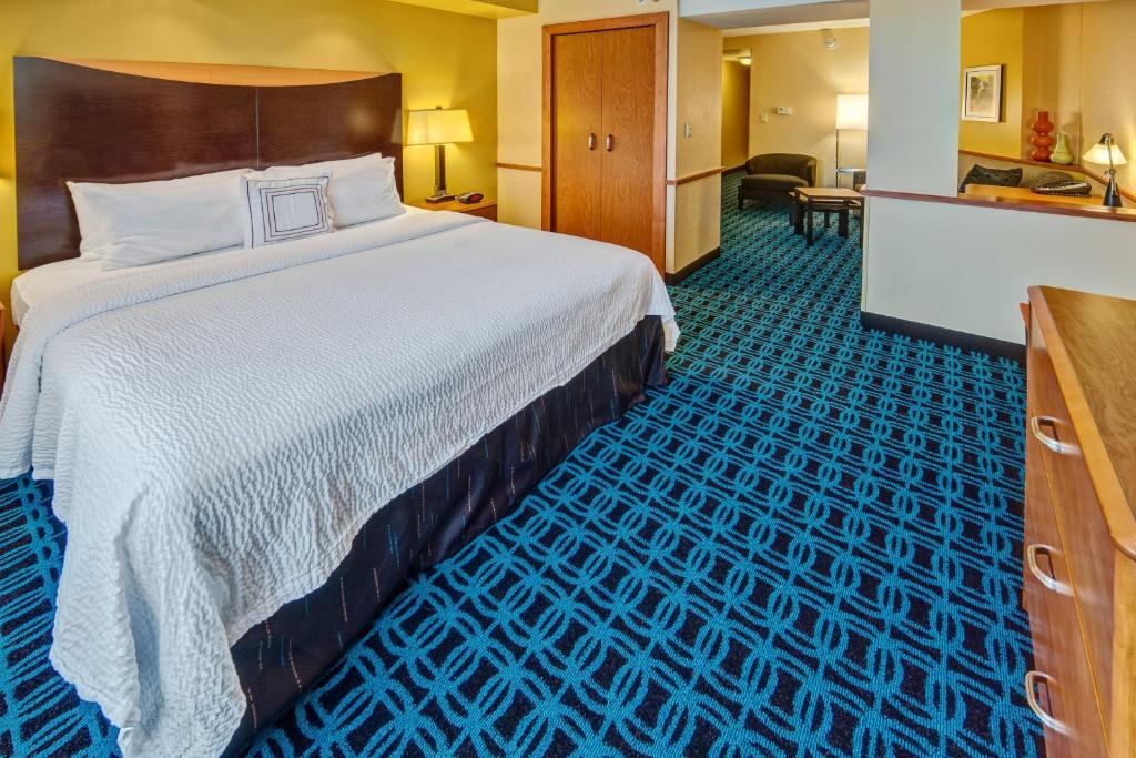 Fairfield Inn and Suites by Marriott Naples photo