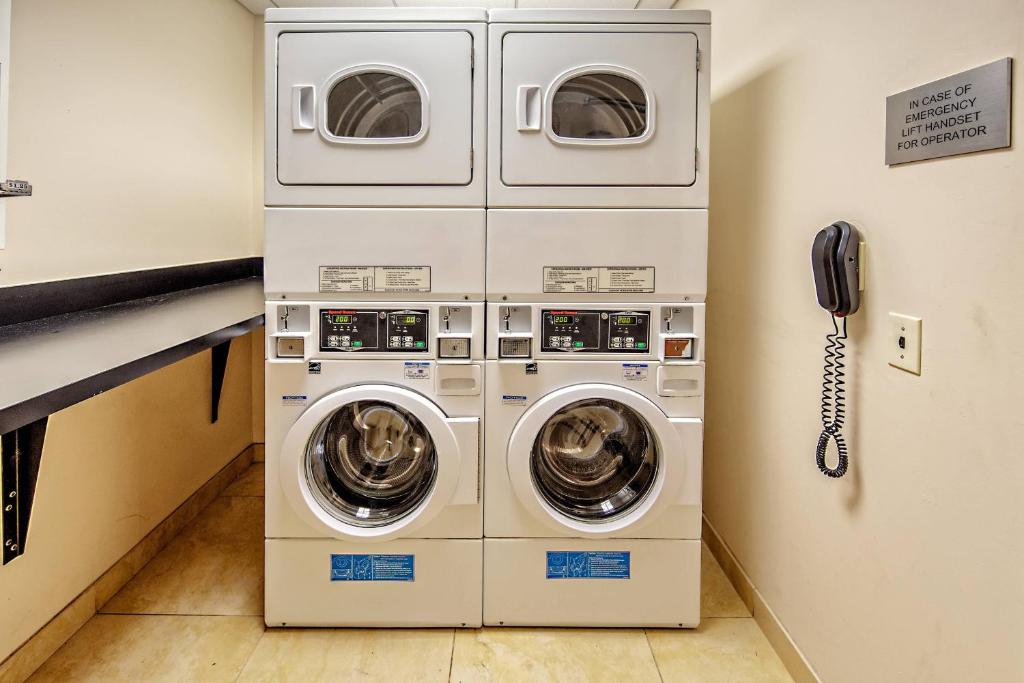 Fairfield Inn and Suites by Marriott Naples photo