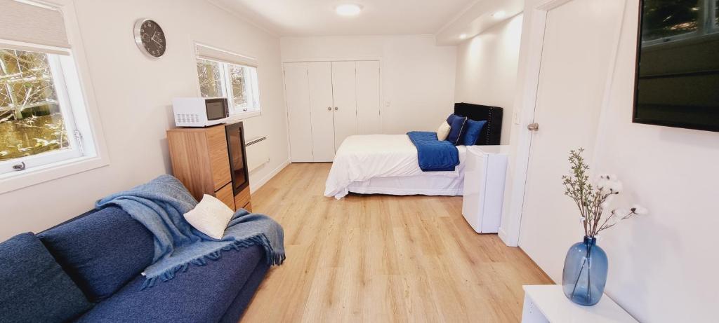 Kuchyň nebo kuchyňský kout v ubytování Cozy Private Ensuite Escape