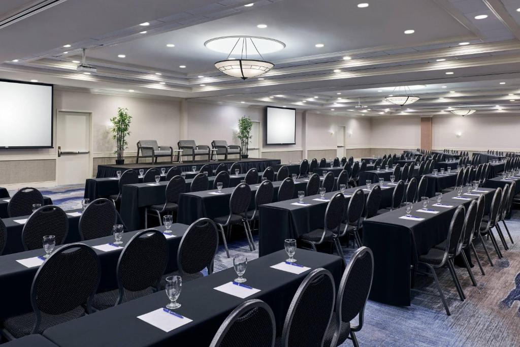 Delta Hotels by Marriott Muskegon Convention Center photo
