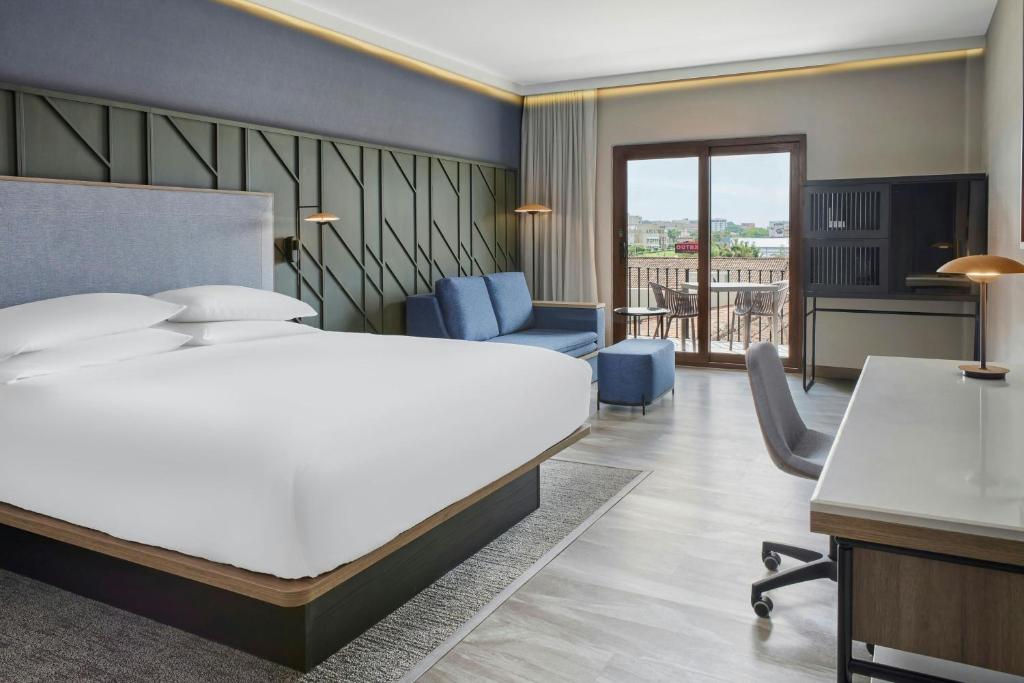 Courtyard by Marriott San Jose Escazu - Suite Met 1 Slaapkamer, Slaapbank En Bubbelbad