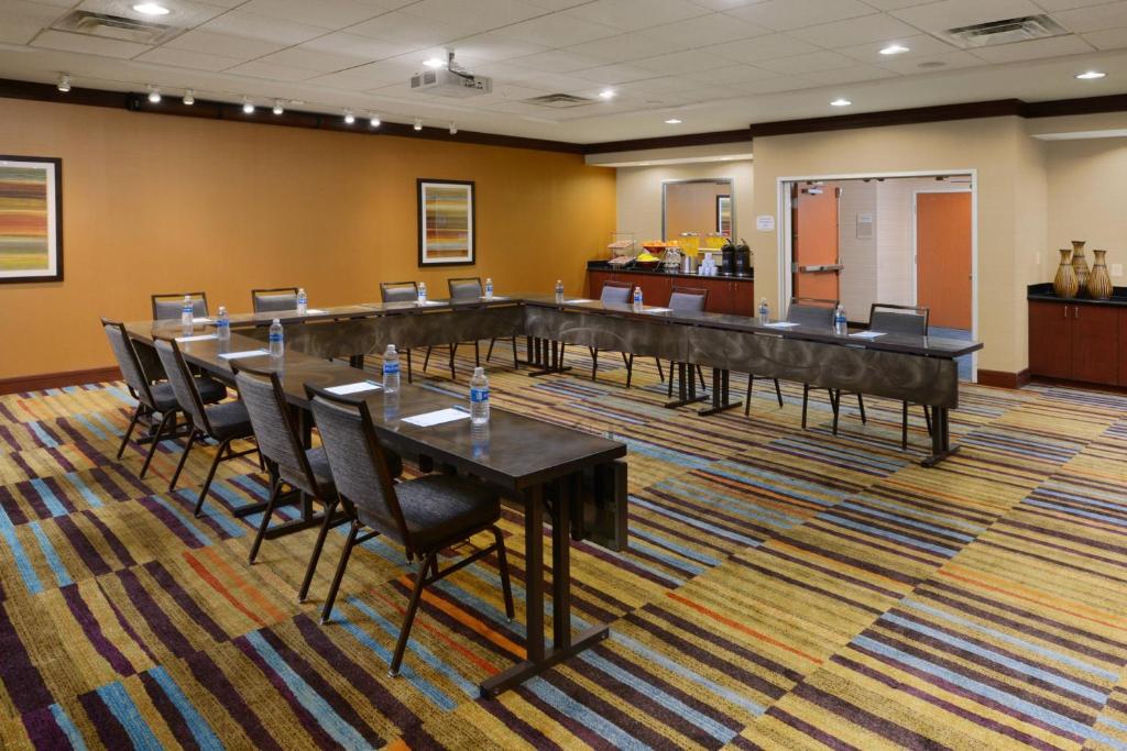 Konferenční prostory v ubytování Fairfield Inn & Suites by Marriott Dallas Plano The Colony