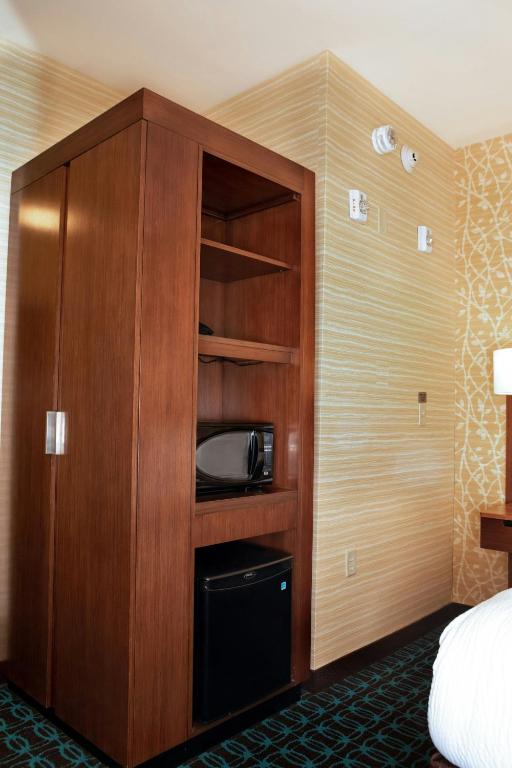 Fairfield Inn & Suites by Marriott Richmond Midlothian - King Suite