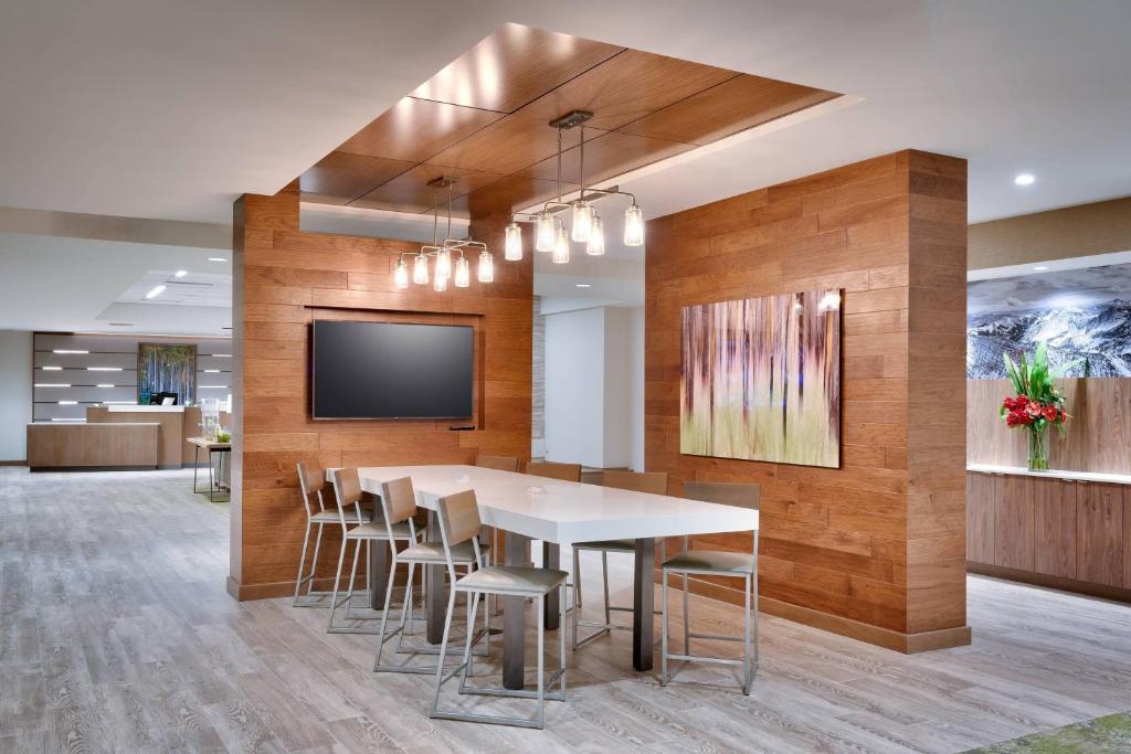 Fairfield by Marriott Inn & Suites Denver West - Federal Center photo