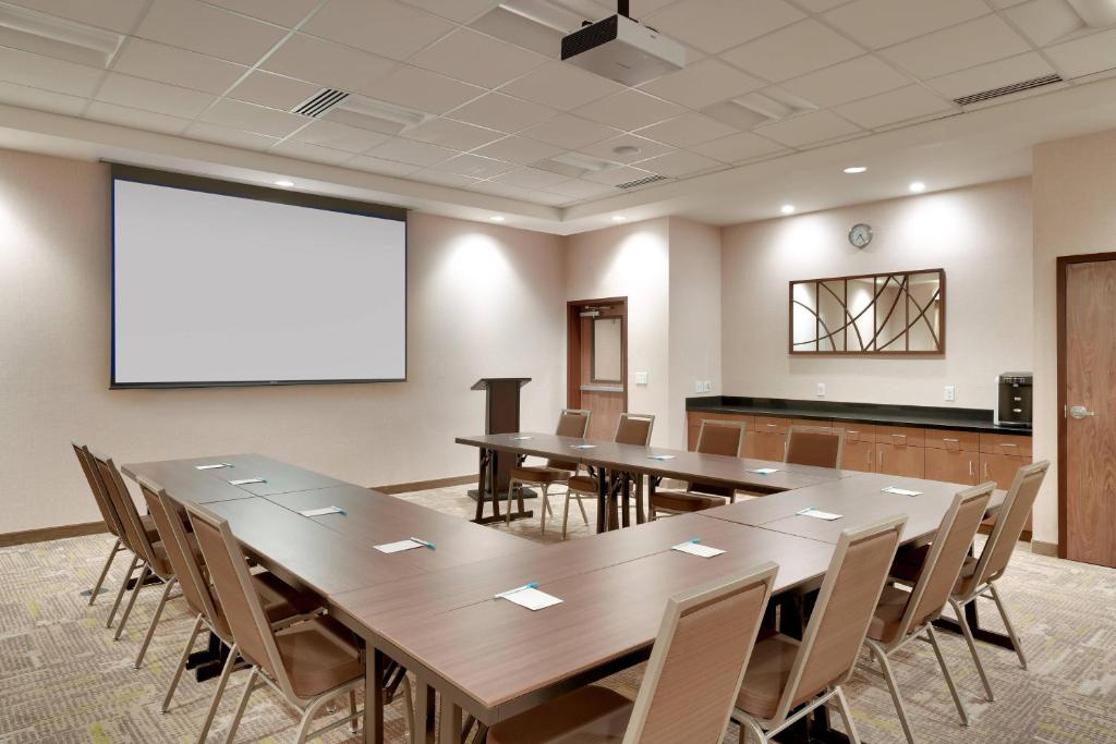 Fairfield by Marriott Inn & Suites Denver West - Federal Center photo