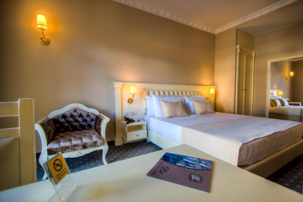 Lot Boutique Hotel by Hotels and Preference - Deluxe Queen Room Met Gratis Luchthavenoverdracht