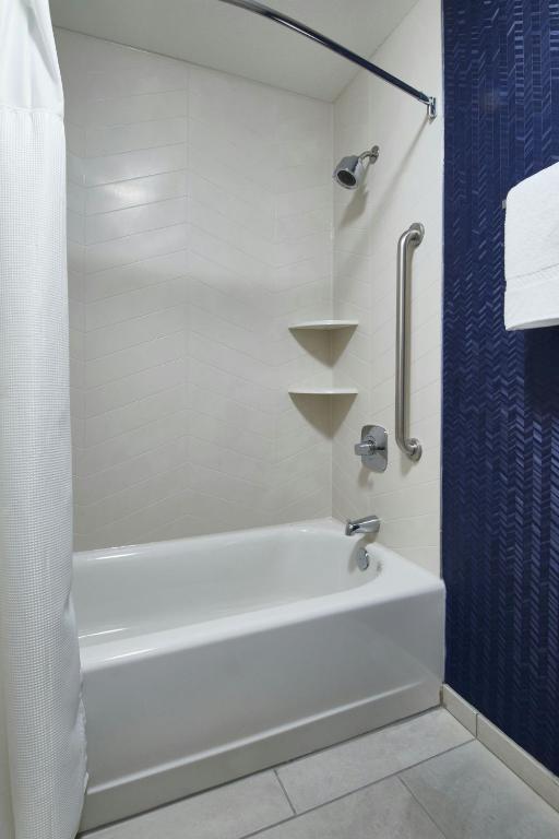 Fairfield Inn & Suites Detroit Livonia - Habitación King Con Sofá Cama