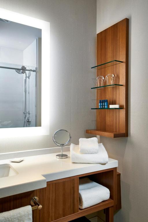 Delta Hotels by Marriott Dartmouth - Resim 33