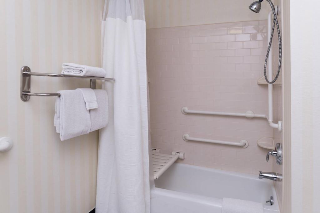 Fairfield Inn and Suites by Marriott San Antonio Northeast / Schertz / RAFB - Habitación Queen Con Dos Camas Queen