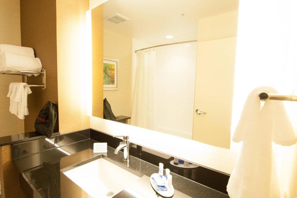 Fairfield Inn & Suites by Marriott Enterprise - 特大号床间 - 适合听力障碍人士入住