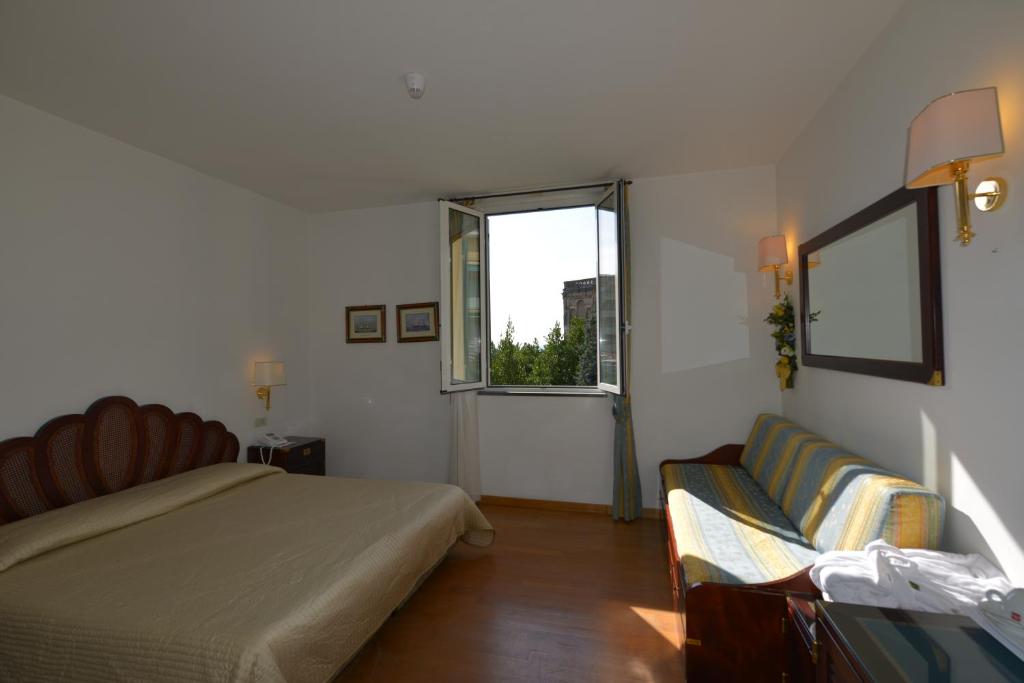 Hotel Clelia - Superior Triple Room