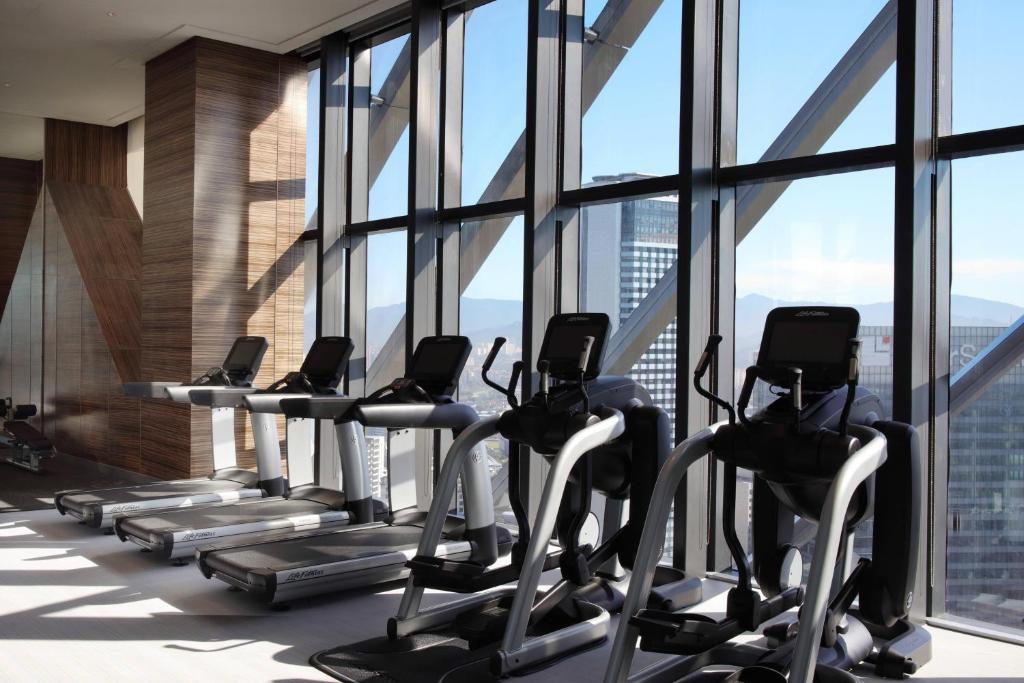 Fitness centrum a/nebo fitness zařízení v ubytování Element Kuala Lumpur