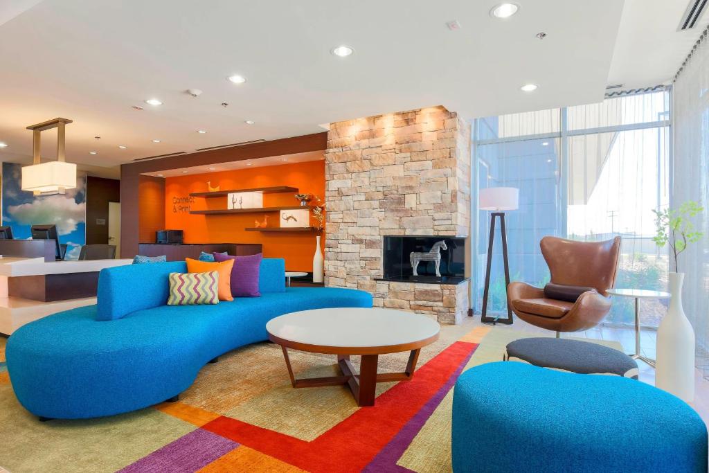 Χώρος καθιστικού στο Fairfield Inn & Suites by Marriott Pleasanton