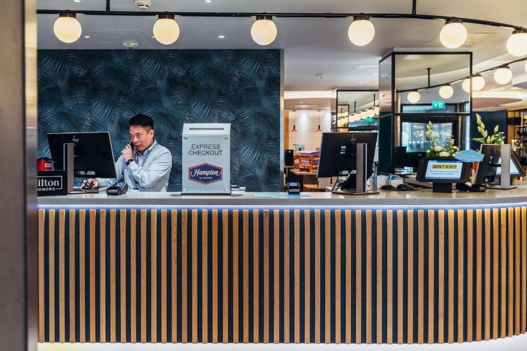 Hampton by Hilton London Park Royal - Resim 15