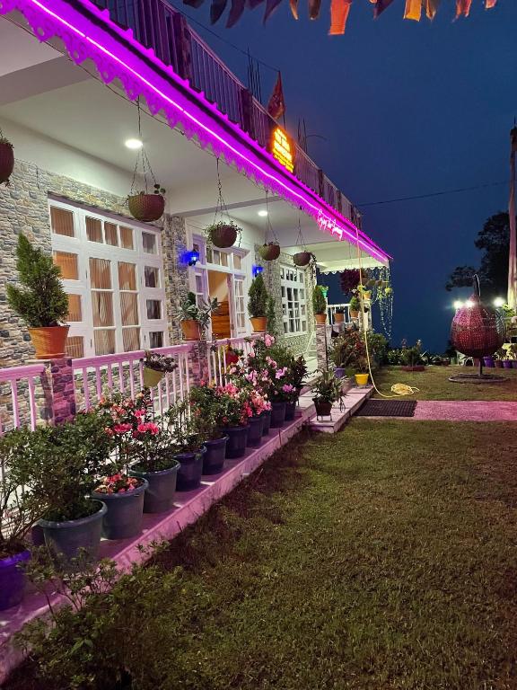 Zahrada ubytování Tridevi Home Stay