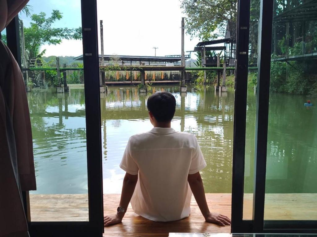 Θέα στο ποτάμι κοντά σε αυτό το διαμέρισμα