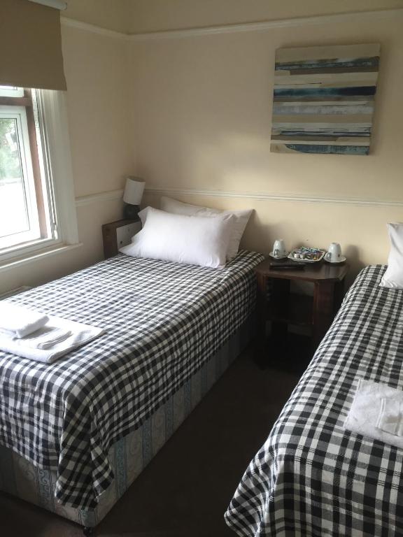 Colnbrook Lodge Guest House - Twin Room With Bathroom