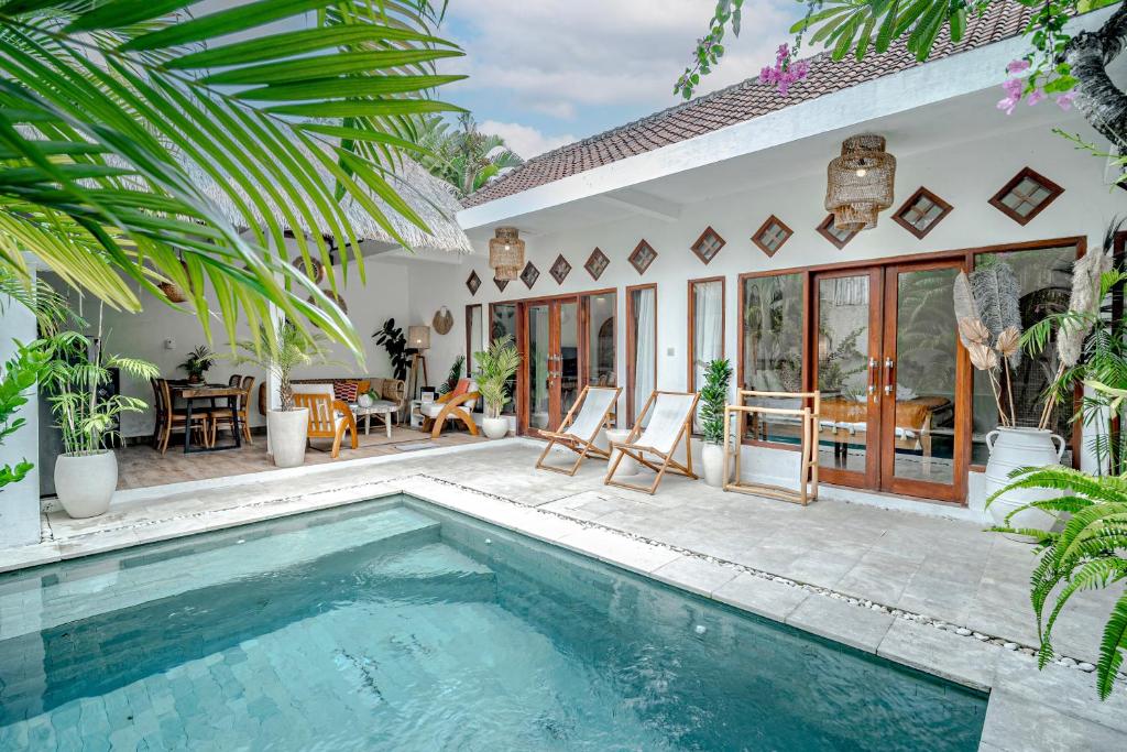 Πισίνα στο ή κοντά στο Villa Lemone 2 by Bali Villa Solutions