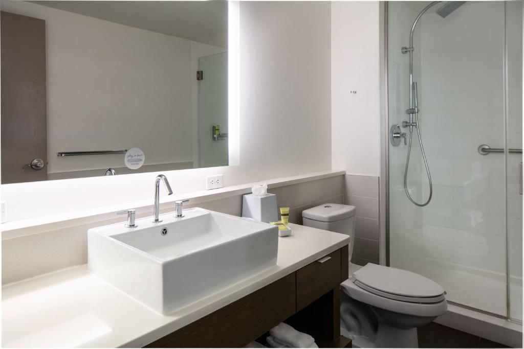 Element Omaha Midtown Crossing - Executive King Suite