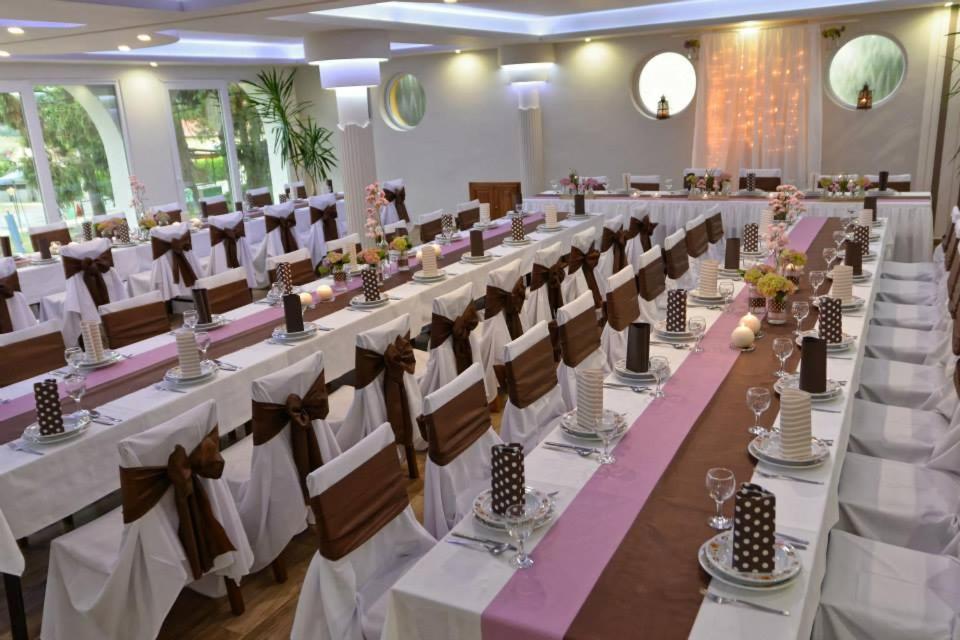 Restaurace v ubytování Vénusz Panzió és Vendéglő