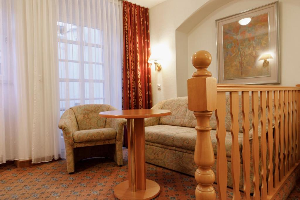 Posezení v ubytování Schwerter Schankhaus & Hotel