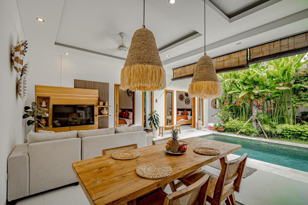 Kolam renang di atau dekat dengan Villa Tropicasa 1 by Bali Villa Solutions