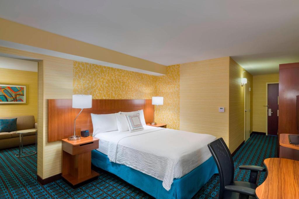 Postel nebo postele na pokoji v ubytování Fairfield Inn & Suites by Marriott Paramus