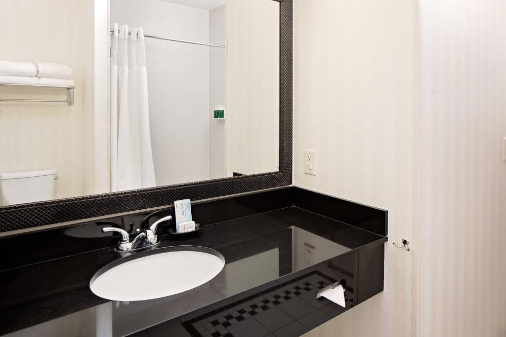 Fairfield Inn and Suites by Marriott El Paso - Kamer Met Kingsize Bed - Toegankelijk Voor Gehoor
