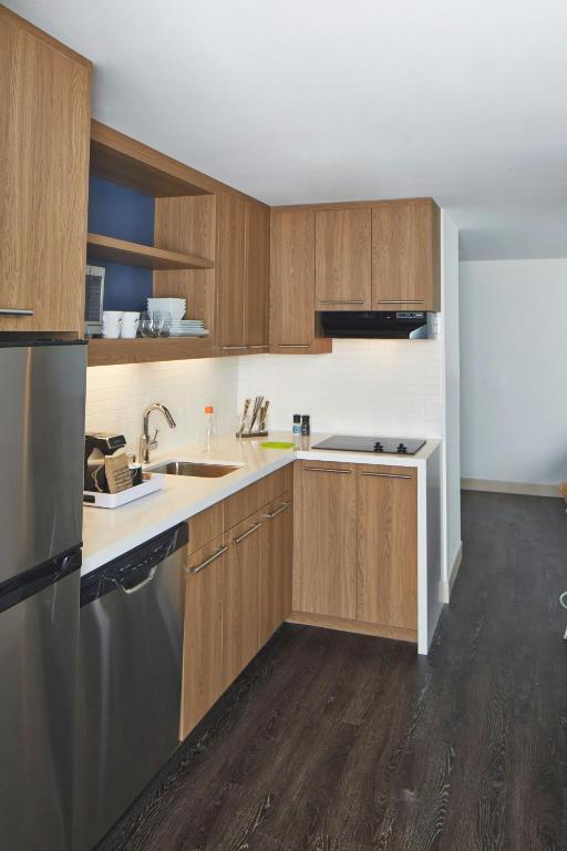 Kuchyň nebo kuchyňský kout v ubytování Element Seattle Redmond