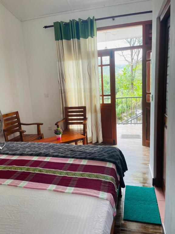 Top Heaven - Double Room With Balcony