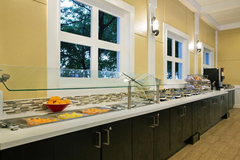 Fairfield Inn & Suites by Marriott Key West photo