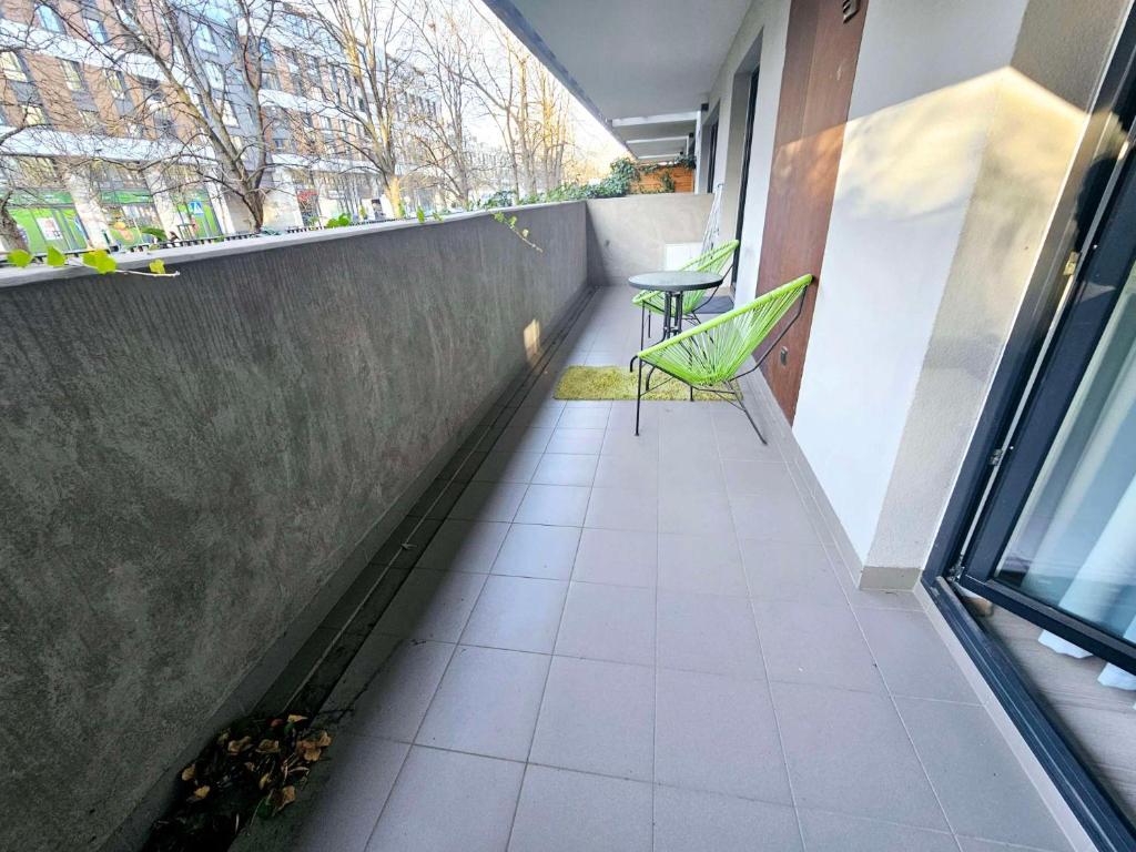 Balkón alebo terasa v ubytovaní FIRST - Green Żoliborz Apartment 6