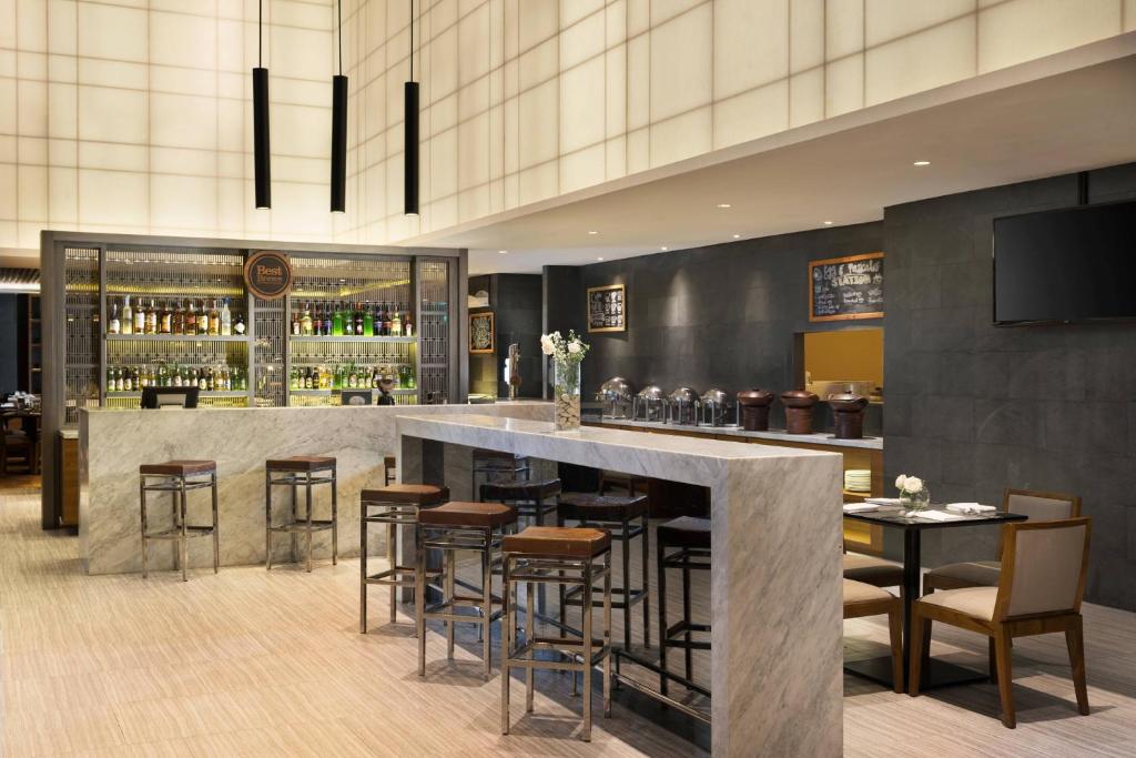 Lounge nebo bar v ubytování Four Points by Sheraton Jakarta Thamrin