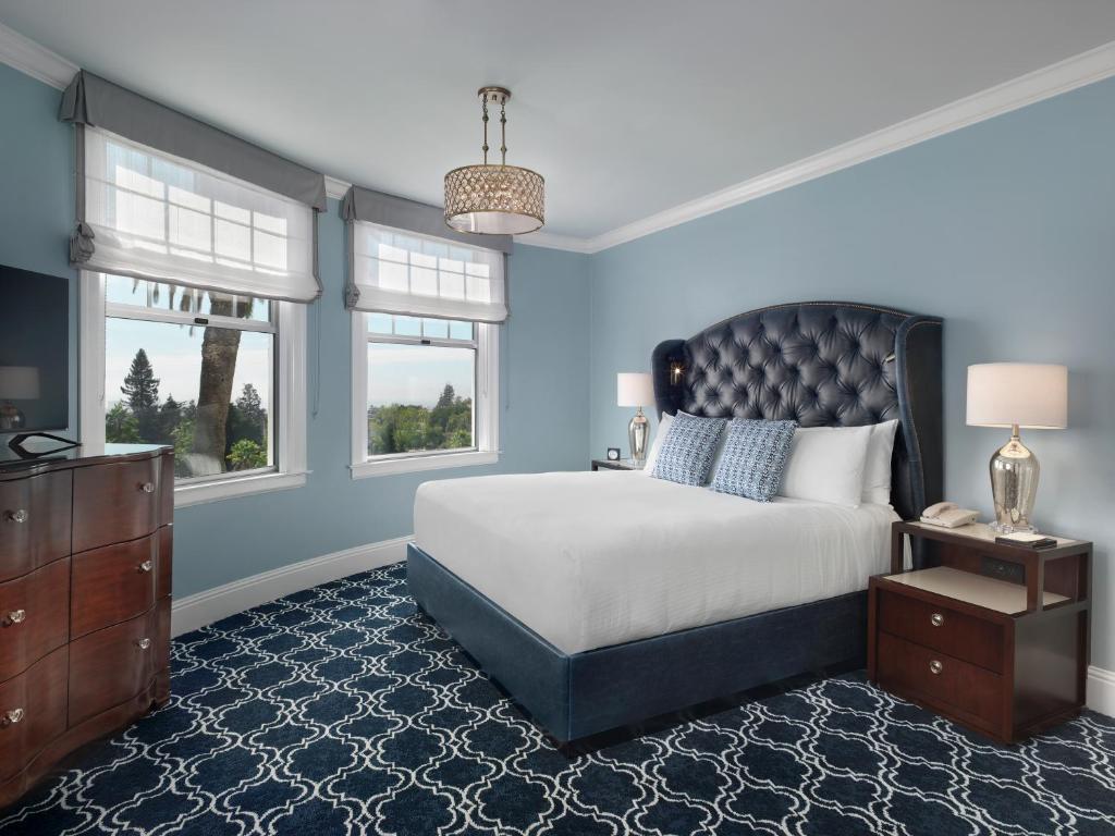The Claremont Club & Spa, A Fairmont Hotel - Deluxe King Room With Bay View