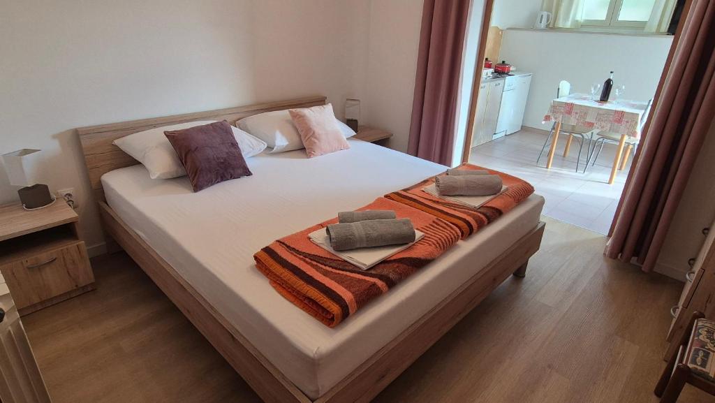 Cama o camas de una habitación en Apartments Kust