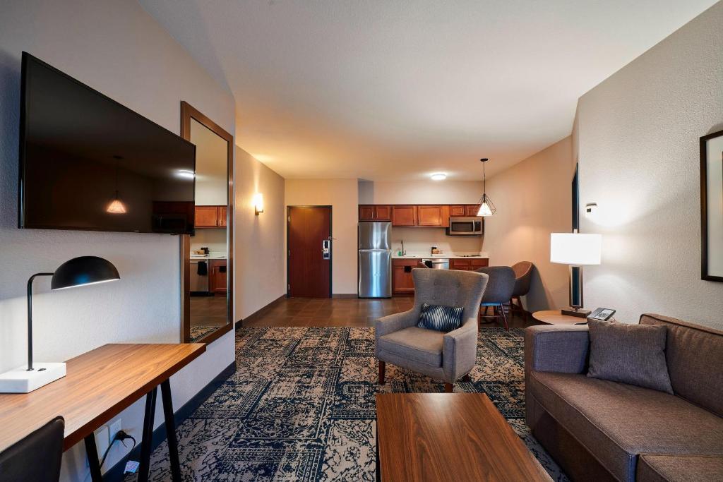 Four Points by Sheraton Cleveland-Eastlake photo