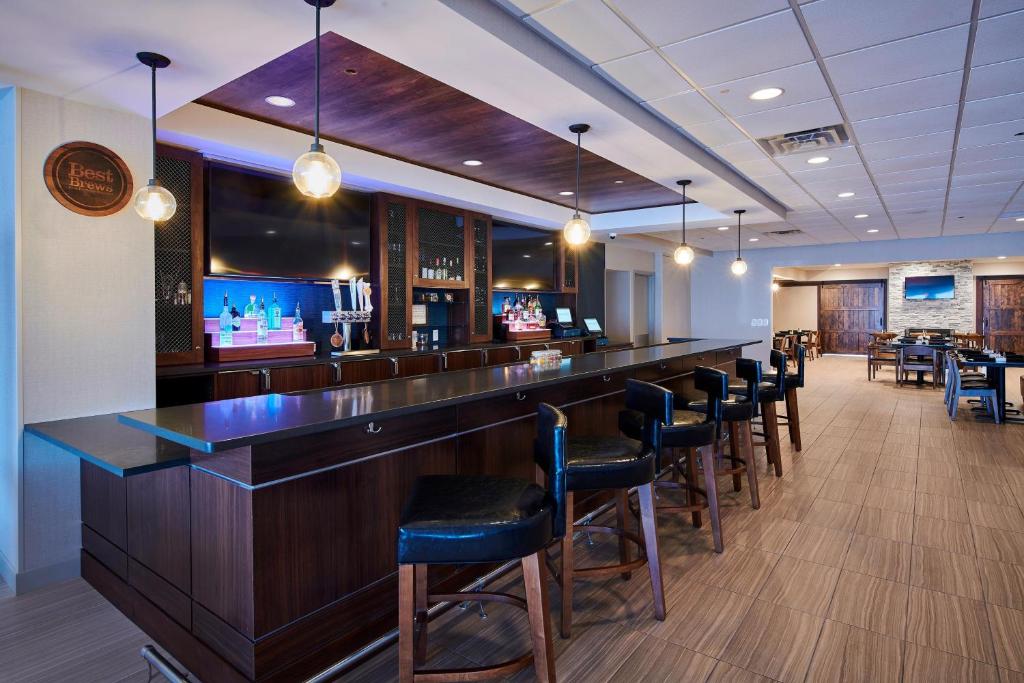 Four Points by Sheraton Cleveland-Eastlake photo