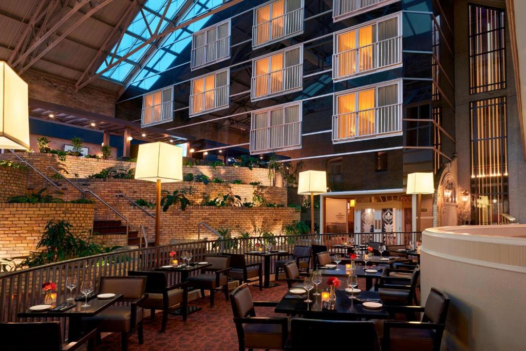 Restaurace v ubytování Delta Hotels by Marriott London Armouries