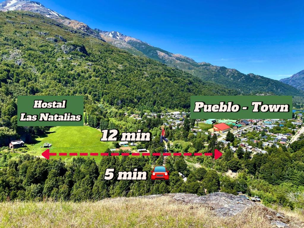 Nespecifikovaný výhled na hory nebo výhled na hory při pohledu z hostelu