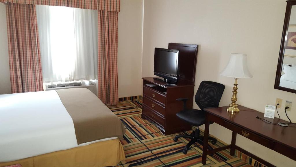 Country Inn & Suites by Radisson, Fort Worth West l-30 NAS JRB - King Room - No Fumadores