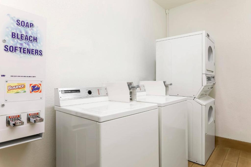 Kuchyň nebo kuchyňský kout v ubytování Fairfield Inn & Suites by Marriott Yuma