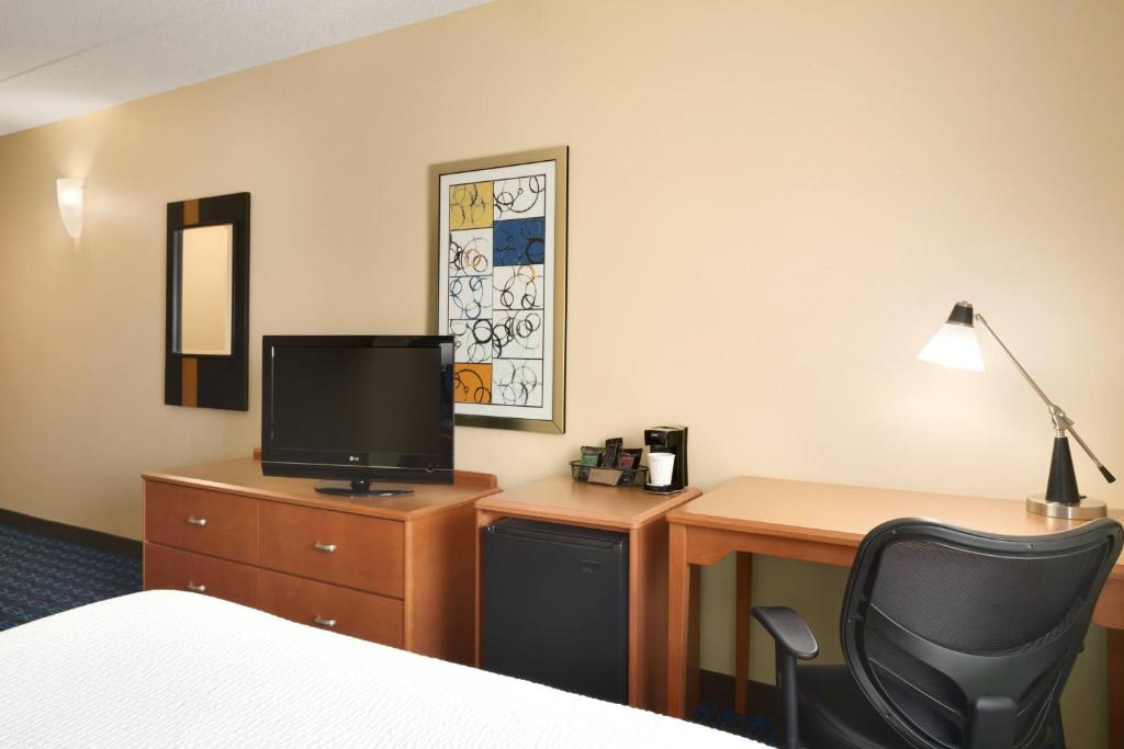 Fairfield Inn & Suites Minneapolis Bloomington/Mall of America photo