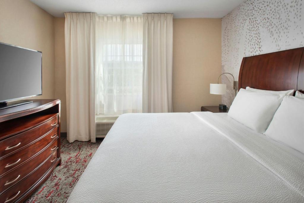 Fairfield Inn & Suites by Marriott Great Barrington Lenox/Berkshires - Suite King De Un Dormitorio Con Sofá Cama