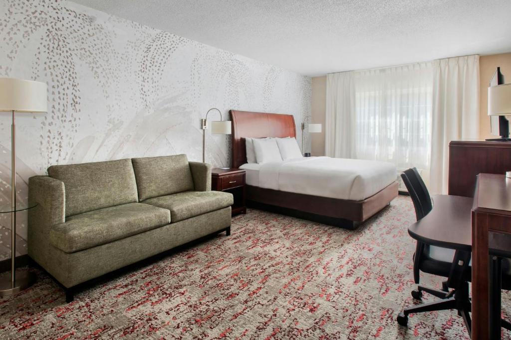 Fairfield Inn & Suites by Marriott Great Barrington Lenox/Berkshires - Estudio Con Cama King Y Sofá Cama