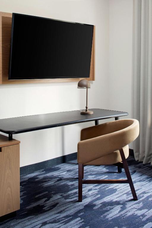 TV a/nebo společenská místnost v ubytování Fairfield Inn by Marriott Atlantic City Absecon