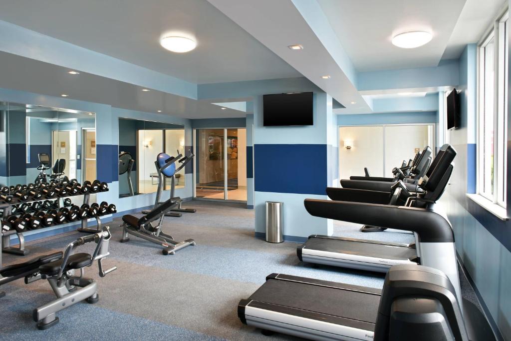 Fitness centrum a/nebo fitness zařízení v ubytování Four Points by Sheraton Coral Gables