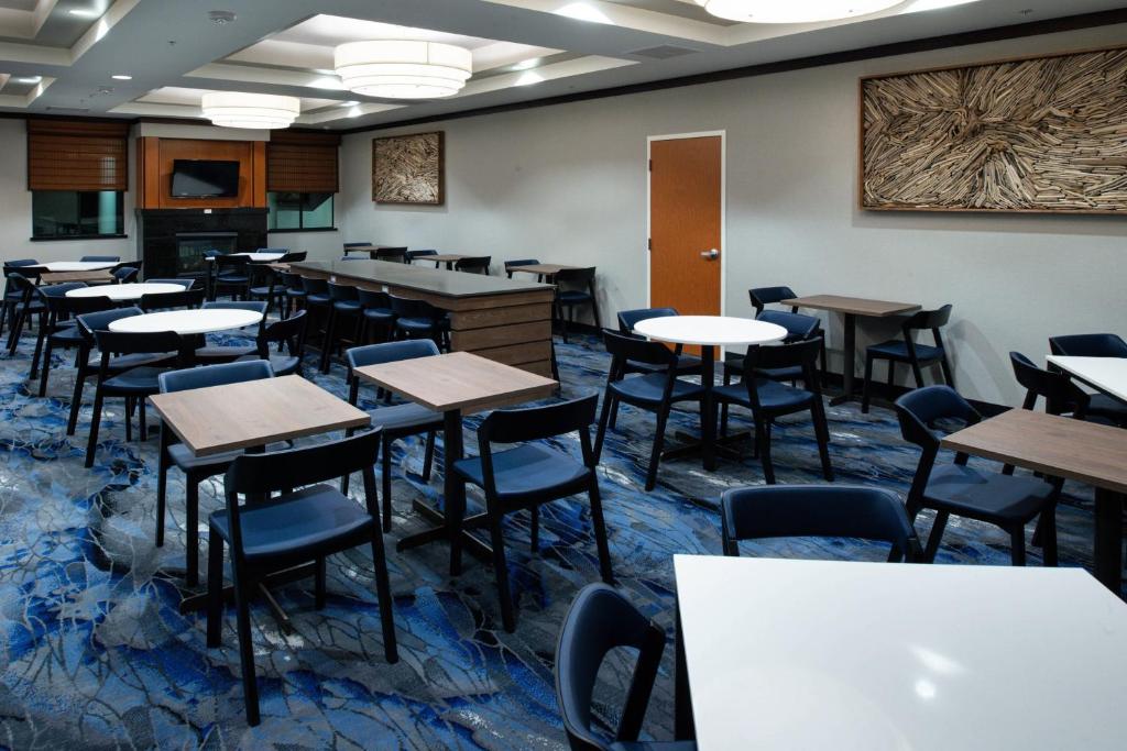 Fairfield Inn & Suites Santa Cruz - Capitola photo