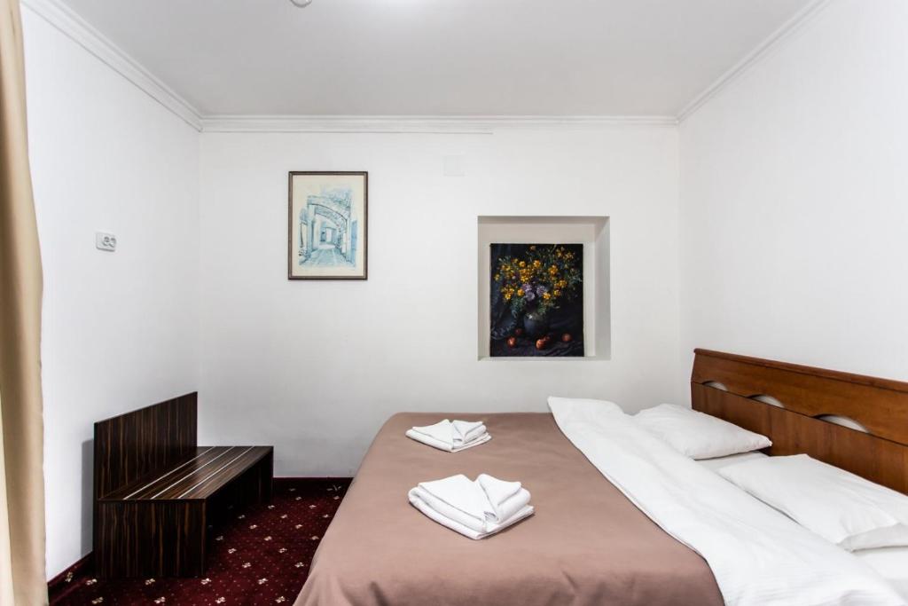 Star Rent Hotel - Standard Queen Room With Two Queen Beds